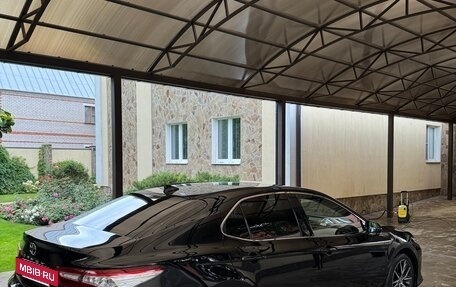 Toyota Camry, 2022 год, 3 130 000 рублей, 4 фотография