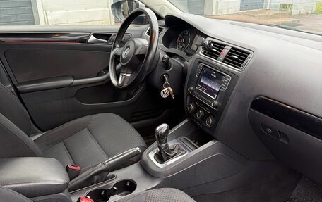 Volkswagen Jetta VI, 2013 год, 950 000 рублей, 14 фотография