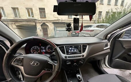 Hyundai Solaris II рестайлинг, 2021 год, 1 560 000 рублей, 4 фотография