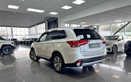 Mitsubishi Outlander III рестайлинг 3, 2016 год, 1 795 000 рублей, 6 фотография
