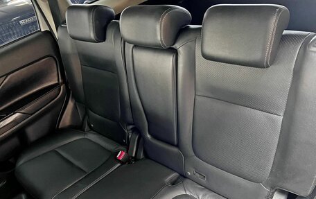 Mitsubishi Outlander III рестайлинг 3, 2016 год, 1 795 000 рублей, 9 фотография