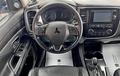 Mitsubishi Outlander III рестайлинг 3, 2016 год, 1 795 000 рублей, 11 фотография