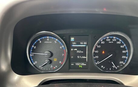 Toyota RAV4, 2017 год, 2 550 000 рублей, 15 фотография