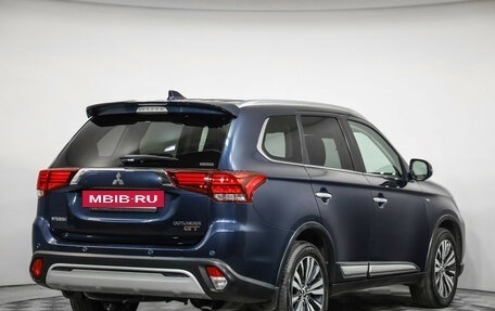 Mitsubishi Outlander III рестайлинг 3, 2019 год, 3 299 000 рублей, 5 фотография
