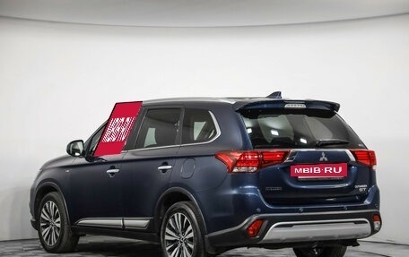 Mitsubishi Outlander III рестайлинг 3, 2019 год, 3 299 000 рублей, 7 фотография