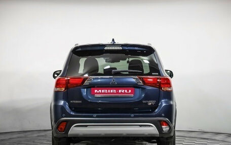 Mitsubishi Outlander III рестайлинг 3, 2019 год, 3 299 000 рублей, 6 фотография