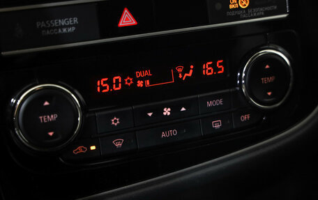 Mitsubishi Outlander III рестайлинг 3, 2019 год, 3 299 000 рублей, 17 фотография