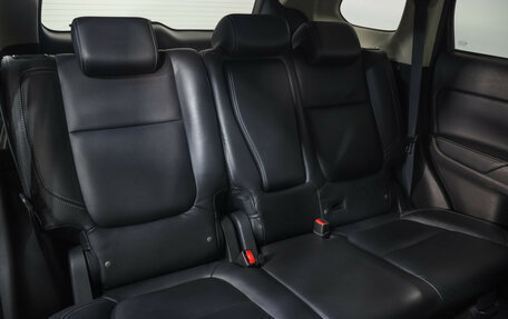 Mitsubishi Outlander III рестайлинг 3, 2019 год, 3 299 000 рублей, 28 фотография