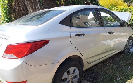 Hyundai Solaris II рестайлинг, 2015 год, 333 000 рублей, 3 фотография