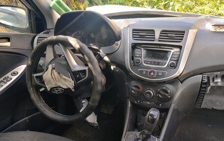 Hyundai Solaris II рестайлинг, 2015 год, 333 000 рублей, 16 фотография