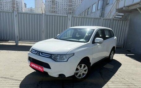 Mitsubishi Outlander III рестайлинг 3, 2012 год, 1 045 000 рублей, 1 фотография