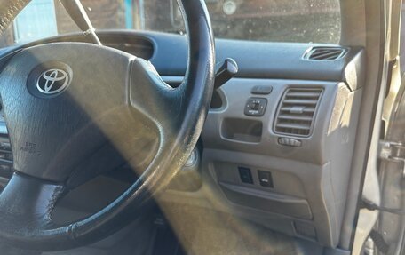 Toyota Vista V30, 2002 год, 635 000 рублей, 11 фотография