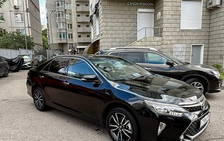 Toyota Camry, 2017 год, 2 400 000 рублей, 2 фотография
