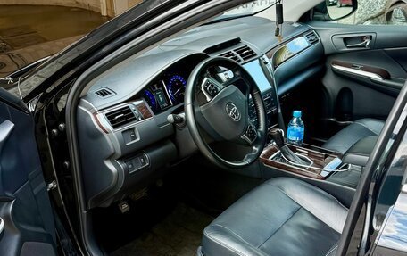Toyota Camry, 2017 год, 2 400 000 рублей, 5 фотография