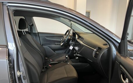 KIA Rio IV, 2021 год, 1 800 000 рублей, 28 фотография
