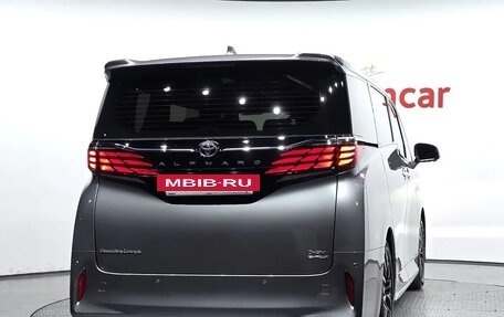 Toyota Alphard, 2026 год, 10 070 000 рублей, 5 фотография