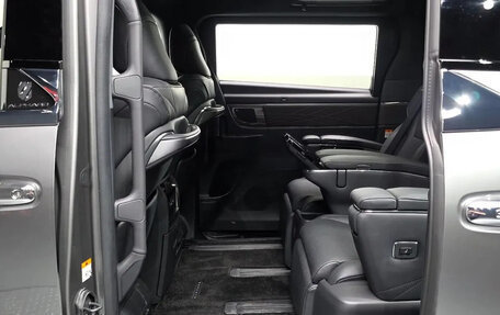 Toyota Alphard, 2026 год, 10 070 000 рублей, 12 фотография