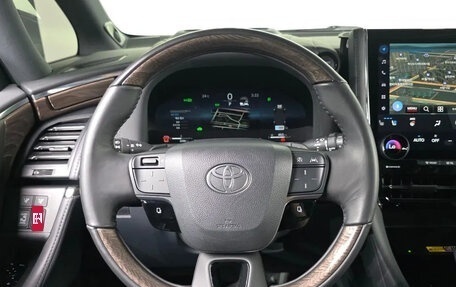 Toyota Alphard, 2026 год, 10 070 000 рублей, 13 фотография