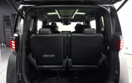 Toyota Alphard, 2026 год, 10 070 000 рублей, 30 фотография