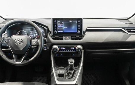 Toyota RAV4, 2020 год, 2 857 000 рублей, 6 фотография