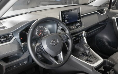 Toyota RAV4, 2020 год, 2 857 000 рублей, 5 фотография