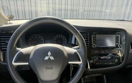Mitsubishi Outlander III рестайлинг 3, 2012 год, 1 045 000 рублей, 8 фотография