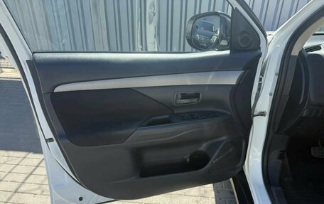 Mitsubishi Outlander III рестайлинг 3, 2012 год, 1 045 000 рублей, 14 фотография