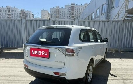 Mitsubishi Outlander III рестайлинг 3, 2012 год, 1 045 000 рублей, 2 фотография