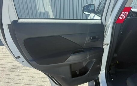 Mitsubishi Outlander III рестайлинг 3, 2012 год, 1 045 000 рублей, 15 фотография