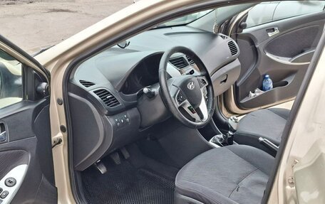 Hyundai Solaris II рестайлинг, 2011 год, 430 000 рублей, 7 фотография