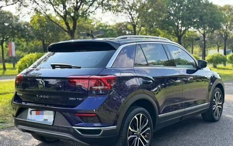 Volkswagen T-Roc I, 2022 год, 2 050 000 рублей, 3 фотография