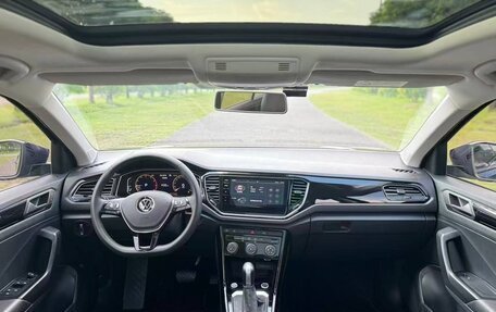 Volkswagen T-Roc I, 2022 год, 2 050 000 рублей, 10 фотография
