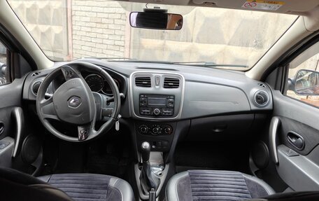 Renault Sandero II рестайлинг, 2015 год, 560 000 рублей, 3 фотография