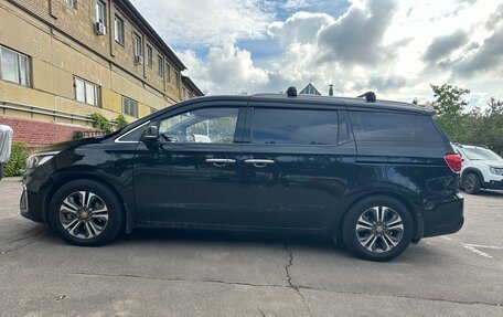 KIA Carnival III, 2019 год, 2 550 000 рублей, 5 фотография
