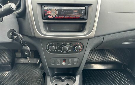 Renault Logan II, 2019 год, 789 000 рублей, 12 фотография