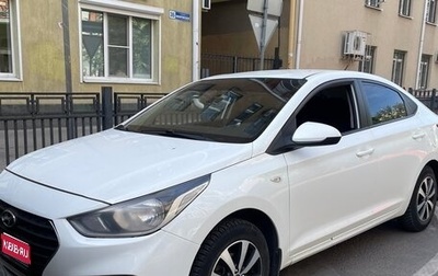 Hyundai Solaris II рестайлинг, 2018 год, 900 000 рублей, 1 фотография