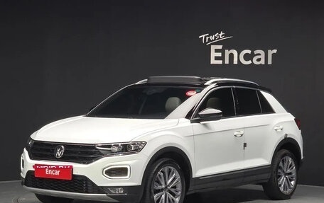 Volkswagen T-Roc I, 2022 год, 2 300 000 рублей, 1 фотография