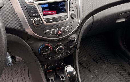 Hyundai Solaris II рестайлинг, 2015 год, 1 050 000 рублей, 10 фотография