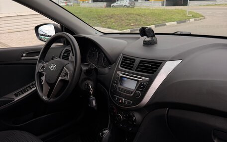 Hyundai Solaris II рестайлинг, 2015 год, 1 050 000 рублей, 15 фотография