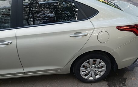 Hyundai Solaris II рестайлинг, 2018 год, 980 000 рублей, 3 фотография