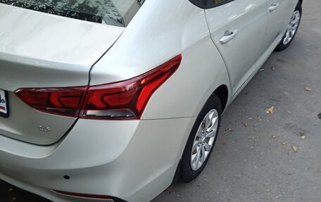 Hyundai Solaris II рестайлинг, 2018 год, 980 000 рублей, 5 фотография