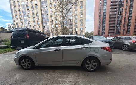 Hyundai Solaris II рестайлинг, 2012 год, 560 000 рублей, 5 фотография