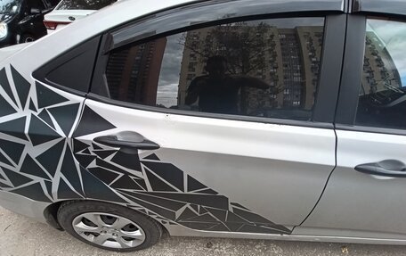 Hyundai Solaris II рестайлинг, 2012 год, 560 000 рублей, 8 фотография