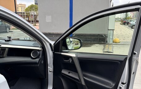 Toyota RAV4, 2015 год, 2 450 000 рублей, 2 фотография
