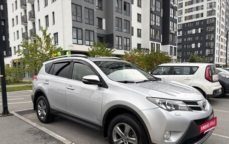Toyota RAV4, 2015 год, 2 450 000 рублей, 7 фотография