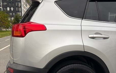 Toyota RAV4, 2015 год, 2 450 000 рублей, 19 фотография