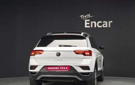 Volkswagen T-Roc I, 2022 год, 2 300 000 рублей, 4 фотография