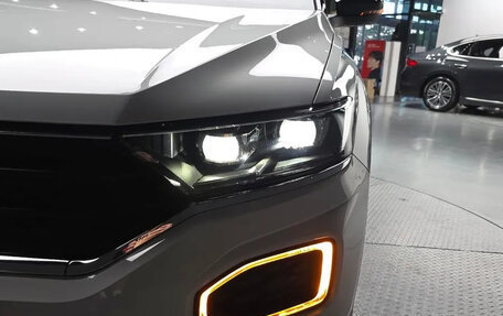 Volkswagen T-Roc I, 2022 год, 2 300 000 рублей, 25 фотография