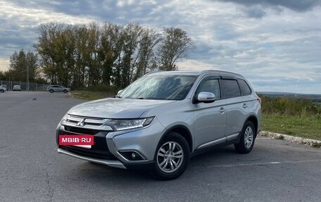 Mitsubishi Outlander III рестайлинг 3, 2017 год, 1 699 999 рублей, 7 фотография
