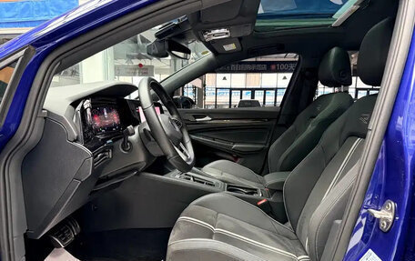 Volkswagen Golf VIII, 2022 год, 1 830 000 рублей, 7 фотография